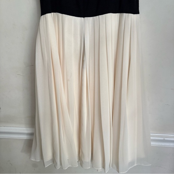 Talbots Sleeveless Zip Black Bodice Lined Cream Tulle Cocktail Dress. size 14 - Picture 3 of 3